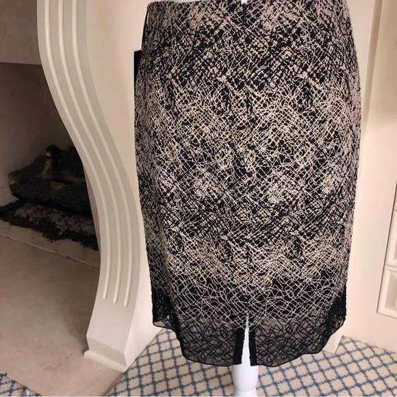Worth Collection Black and Tan Textured Embroidery Skirt New Size 4 - Picture 3 of 10